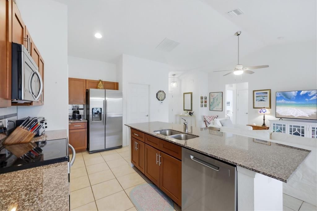 For Sale: $285,000 (3 beds, 2 baths, 1327 Square Feet)
