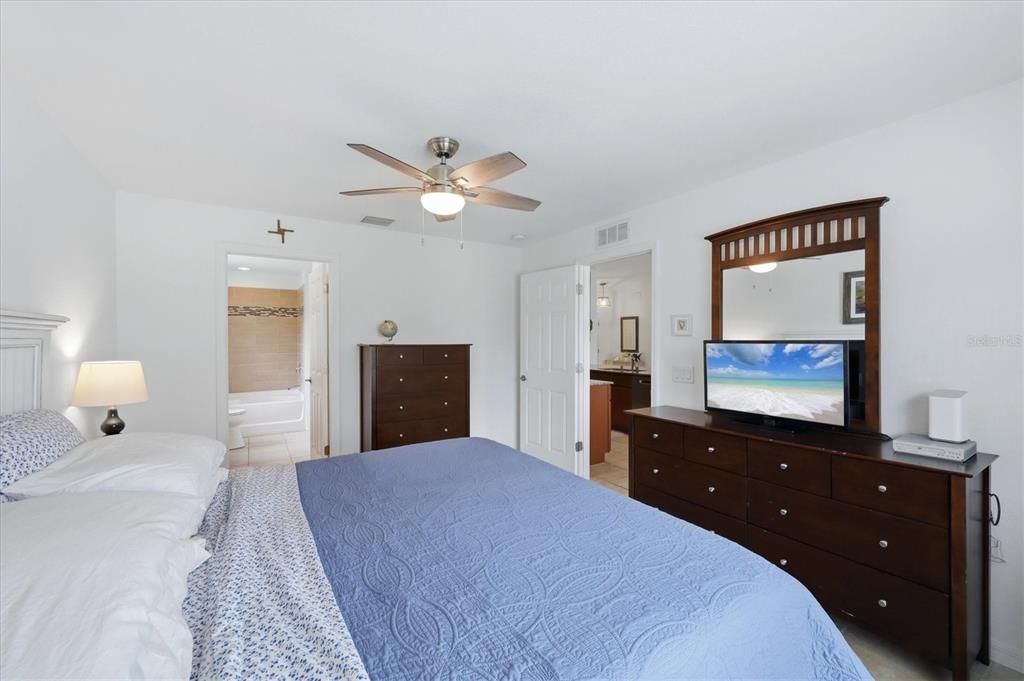 For Sale: $285,000 (3 beds, 2 baths, 1327 Square Feet)