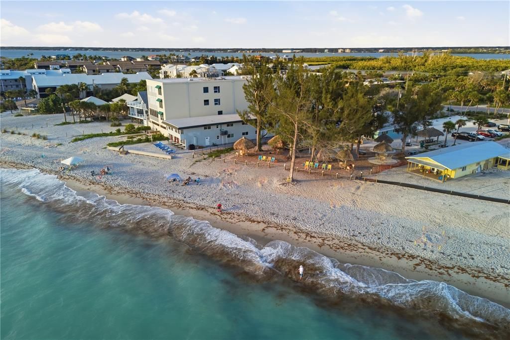 For Sale: $430,000 (3 beds, 2 baths, 1403 Square Feet)