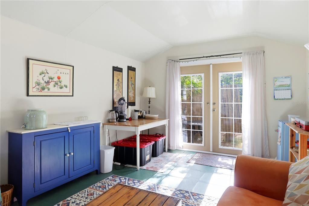 For Sale: $430,000 (3 beds, 2 baths, 1403 Square Feet)