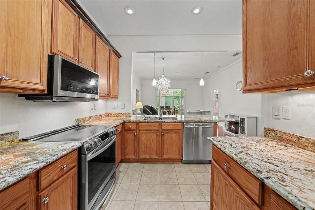 For Sale: $345,000 (3 beds, 2 baths, 2368 Square Feet)