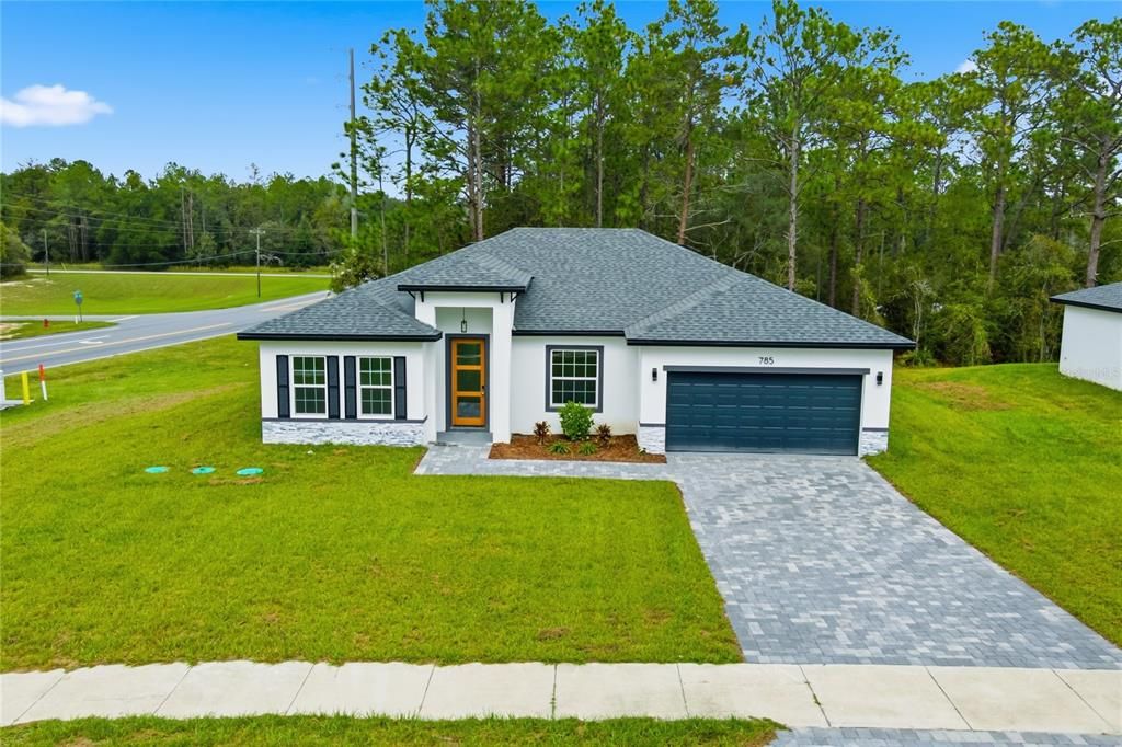 For Rent: $2,150 (4 beds, 2 baths, 1774 Square Feet)