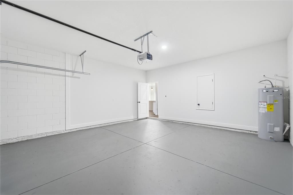 For Rent: $2,150 (4 beds, 2 baths, 1774 Square Feet)