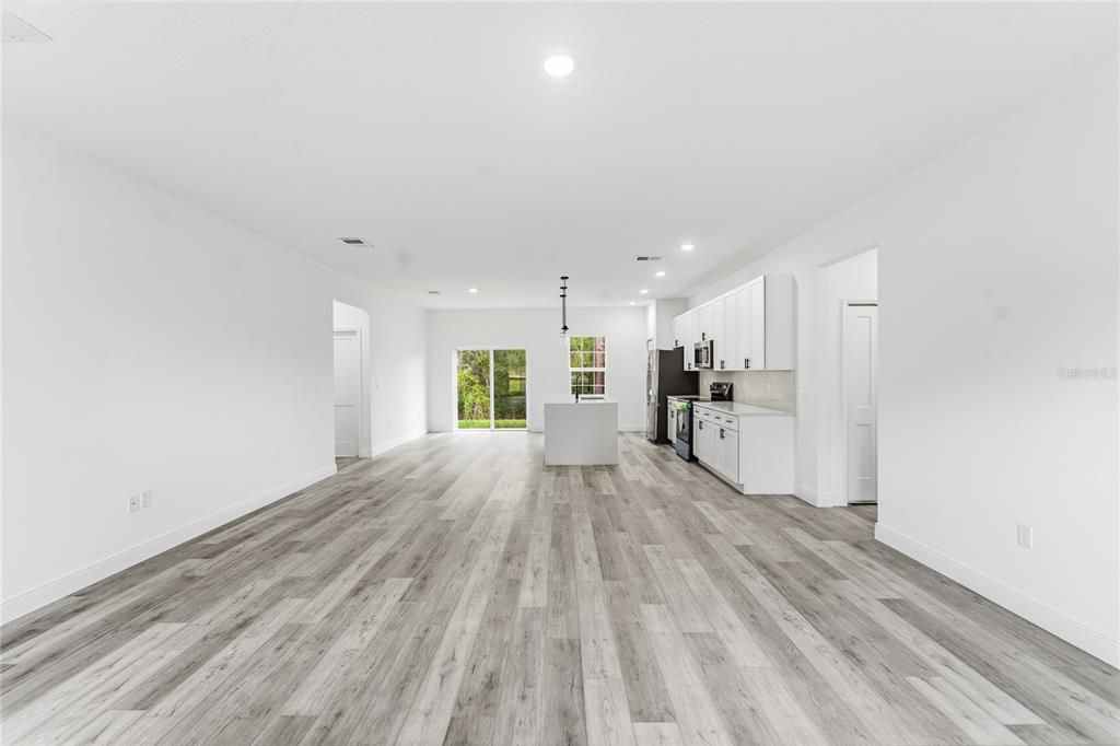 For Rent: $2,150 (4 beds, 2 baths, 1774 Square Feet)