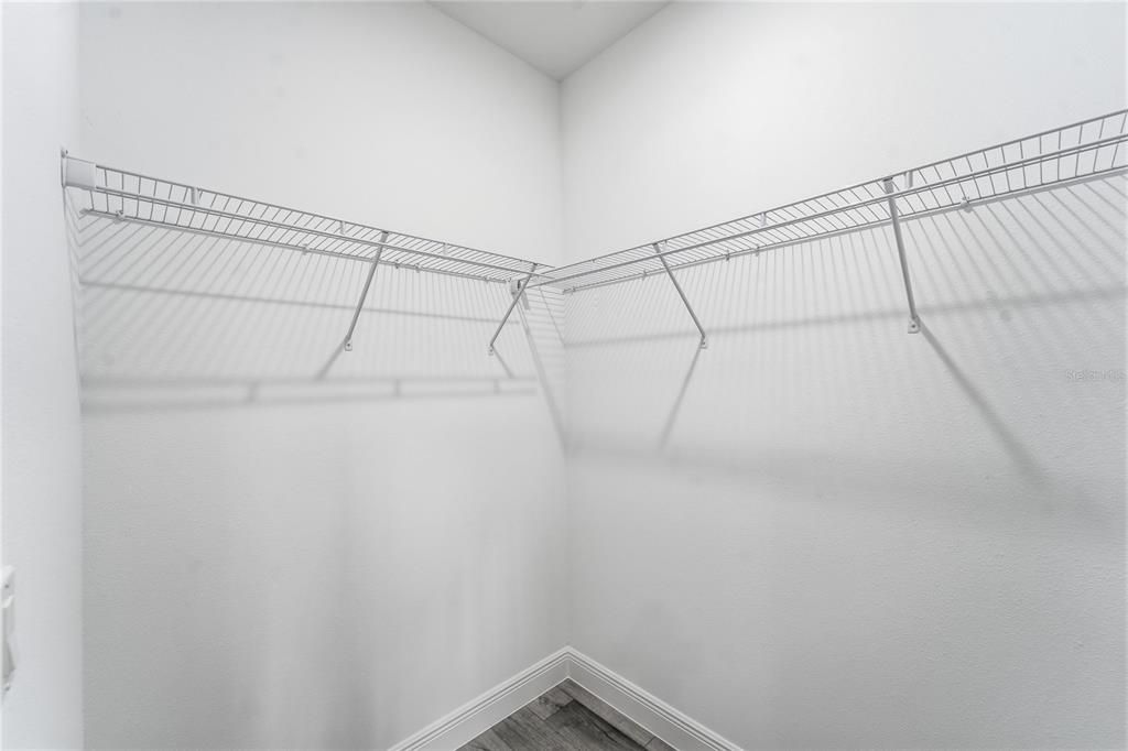 For Rent: $2,150 (4 beds, 2 baths, 1774 Square Feet)