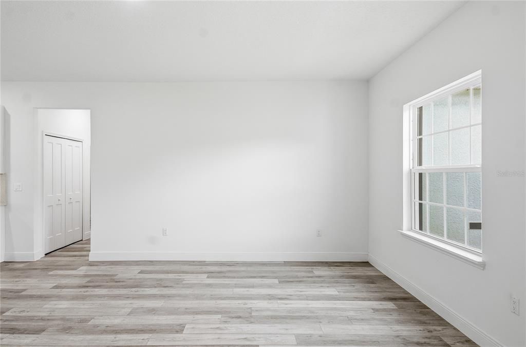For Rent: $2,150 (4 beds, 2 baths, 1774 Square Feet)