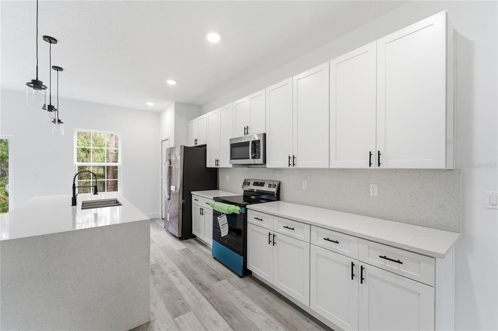 For Rent: $2,150 (4 beds, 2 baths, 1774 Square Feet)