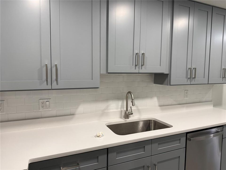 For Sale: $270,000 (2 beds, 2 baths, 1110 Square Feet)
