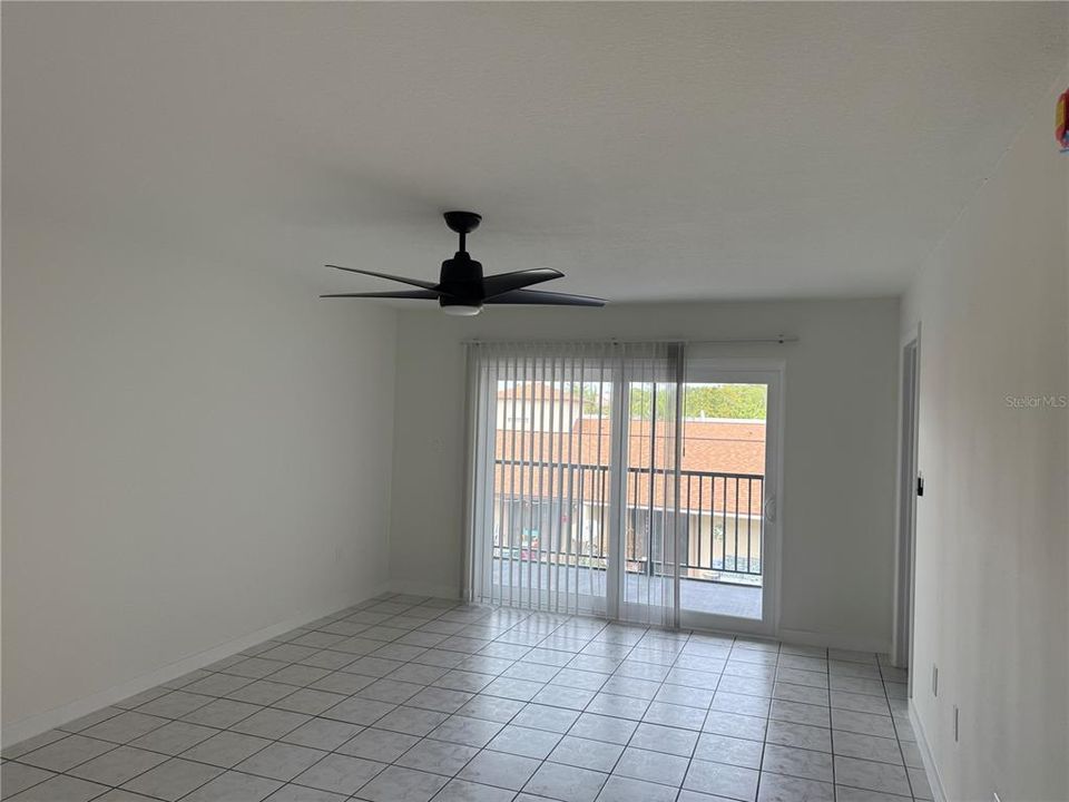 For Sale: $270,000 (2 beds, 2 baths, 1110 Square Feet)