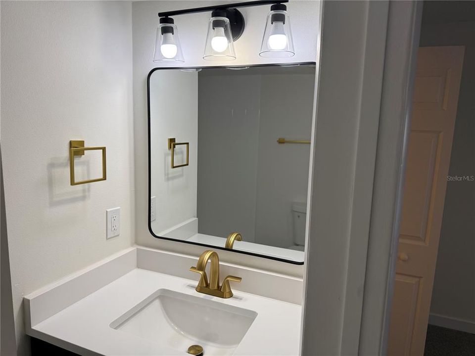 For Sale: $270,000 (2 beds, 2 baths, 1110 Square Feet)