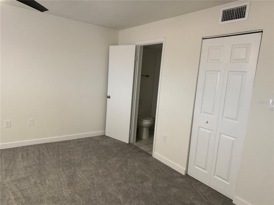 For Sale: $270,000 (2 beds, 2 baths, 1110 Square Feet)