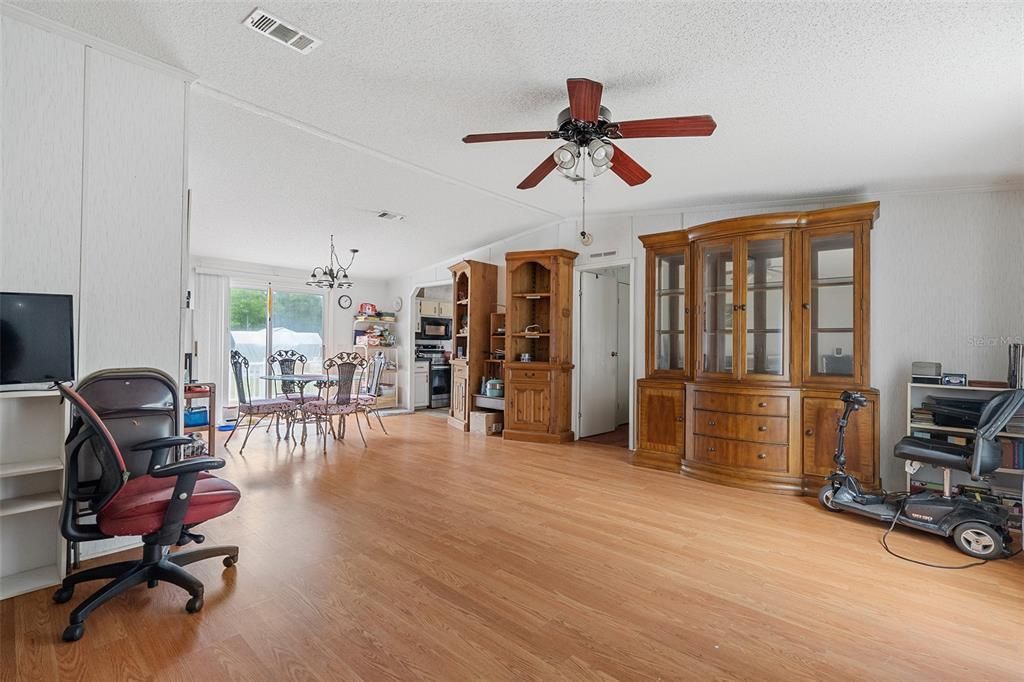 En Venta: $260,000 (3 camas, 2 baños, 1242 Pies cuadrados)