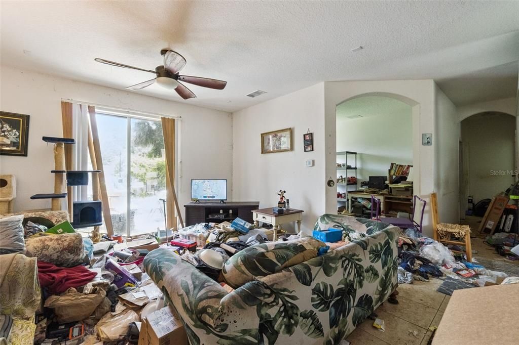 For Sale: $150,000 (3 beds, 2 baths, 1650 Square Feet)