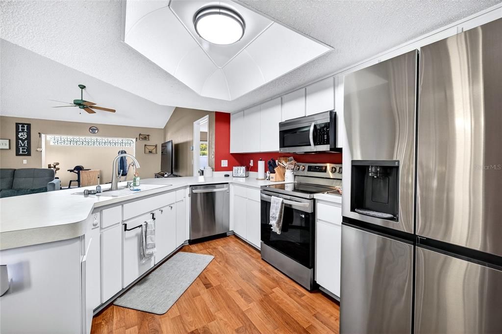 En Venta: $300,000 (3 camas, 2 baños, 1647 Pies cuadrados)