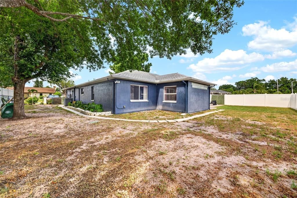 En Venta: $300,000 (3 camas, 2 baños, 1647 Pies cuadrados)