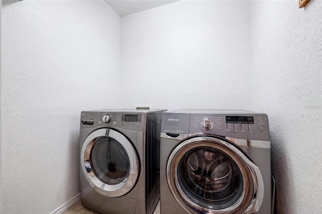 En Venta: $300,000 (3 camas, 2 baños, 1647 Pies cuadrados)