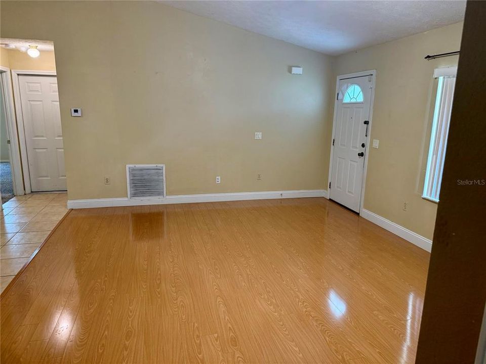 For Sale: $239,000 (3 beds, 2 baths, 1401 Square Feet)