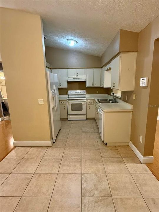 For Sale: $239,000 (3 beds, 2 baths, 1401 Square Feet)