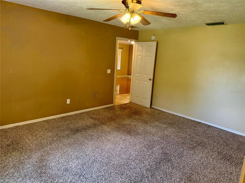 For Sale: $239,000 (3 beds, 2 baths, 1401 Square Feet)