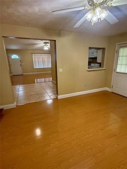 For Sale: $239,000 (3 beds, 2 baths, 1401 Square Feet)