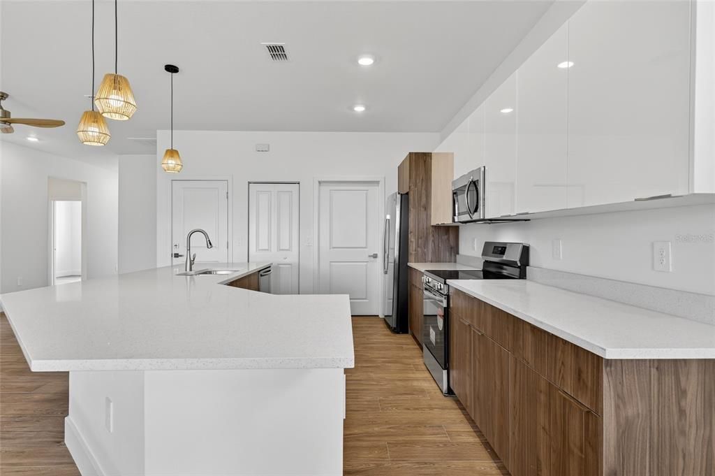 For Sale: $439,000 (3 beds, 2 baths, 1582 Square Feet)
