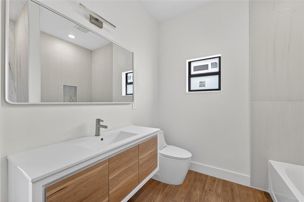 For Sale: $439,000 (3 beds, 2 baths, 1582 Square Feet)