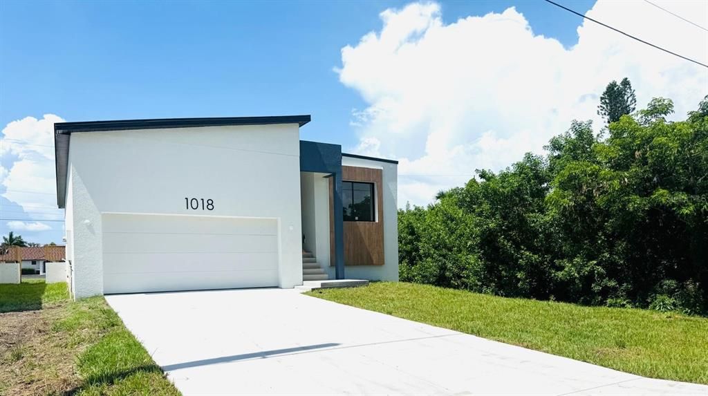 For Sale: $439,000 (3 beds, 2 baths, 1582 Square Feet)