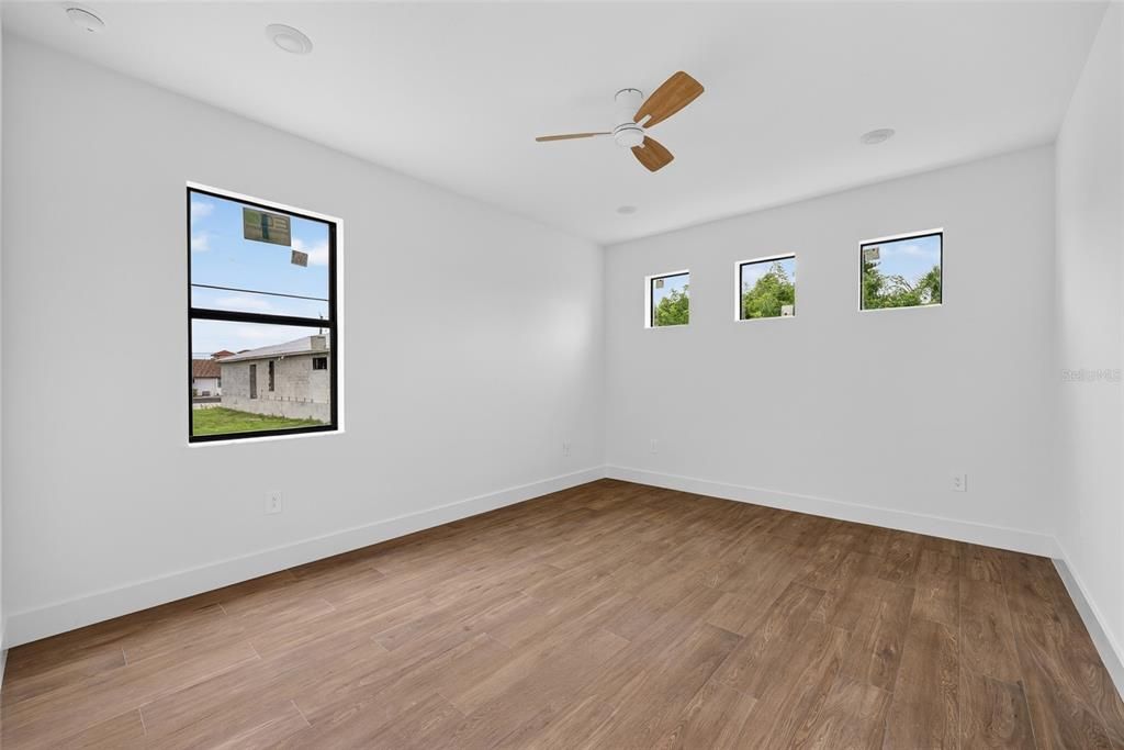For Sale: $439,000 (3 beds, 2 baths, 1582 Square Feet)