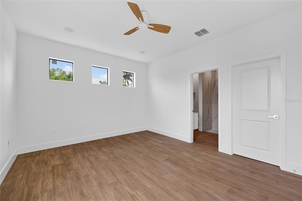 For Sale: $439,000 (3 beds, 2 baths, 1582 Square Feet)