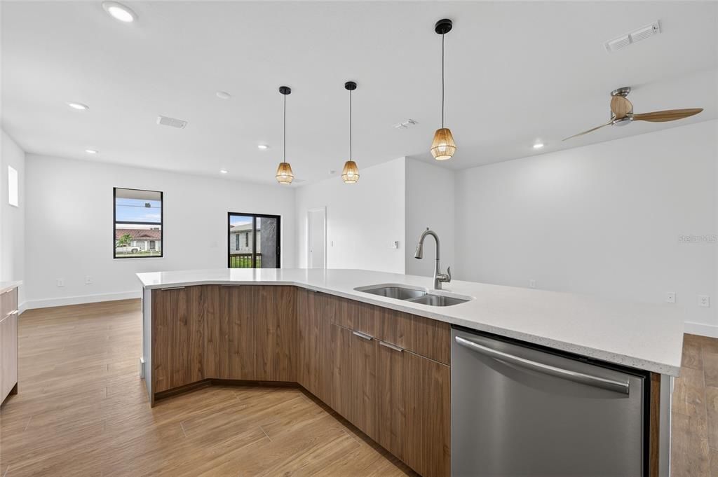 For Sale: $439,000 (3 beds, 2 baths, 1582 Square Feet)