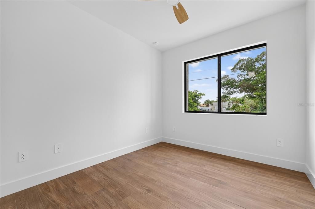 For Sale: $439,000 (3 beds, 2 baths, 1582 Square Feet)