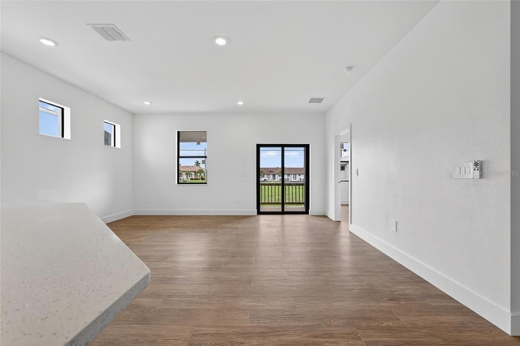 For Sale: $439,000 (3 beds, 2 baths, 1582 Square Feet)