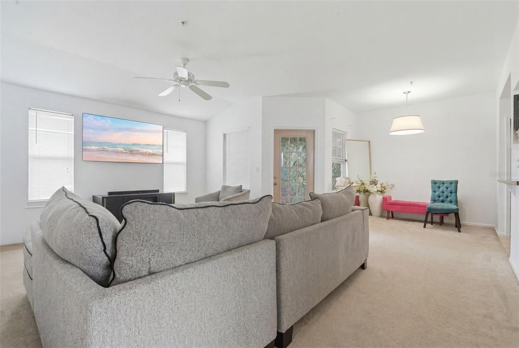 For Sale: $229,000 (3 beds, 2 baths, 1586 Square Feet)