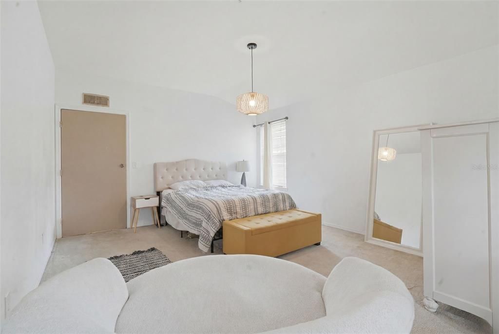 For Sale: $229,000 (3 beds, 2 baths, 1586 Square Feet)