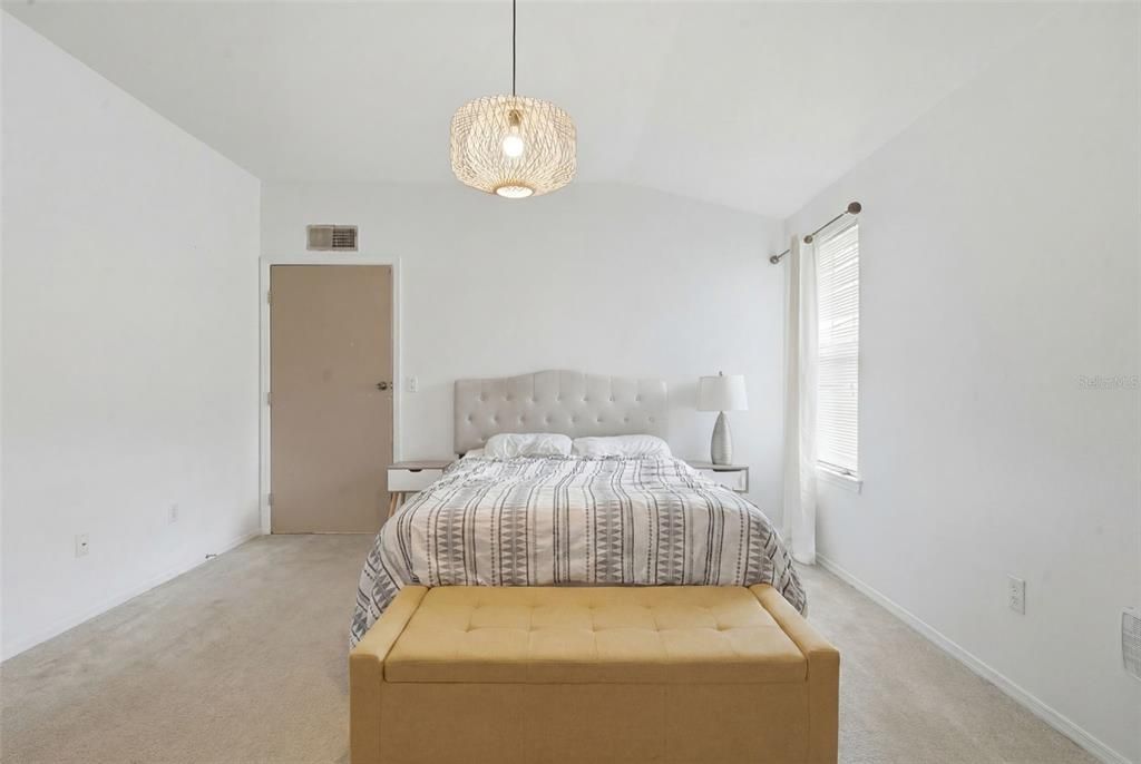 For Sale: $229,000 (3 beds, 2 baths, 1586 Square Feet)