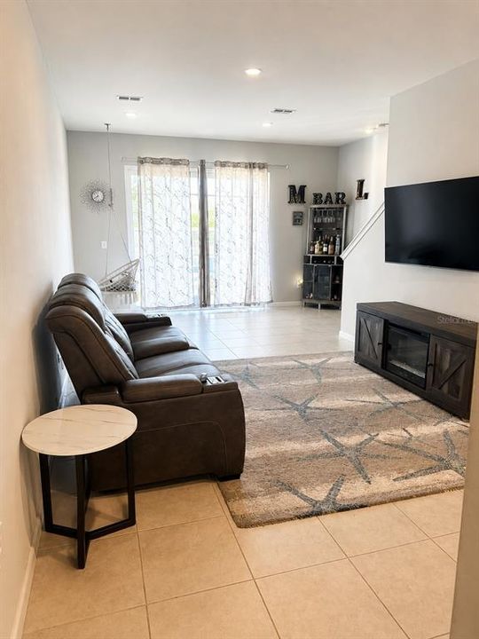 For Sale: $265,000 (3 beds, 2 baths, 1444 Square Feet)