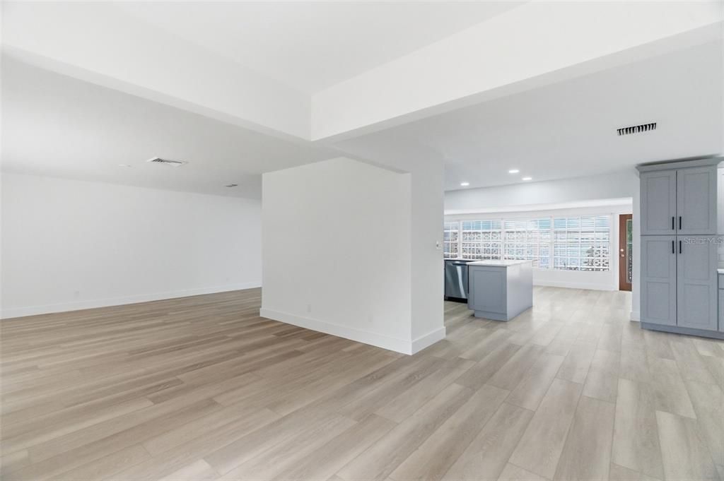 For Rent: $4,500 (4 beds, 2 baths, 2200 Square Feet)