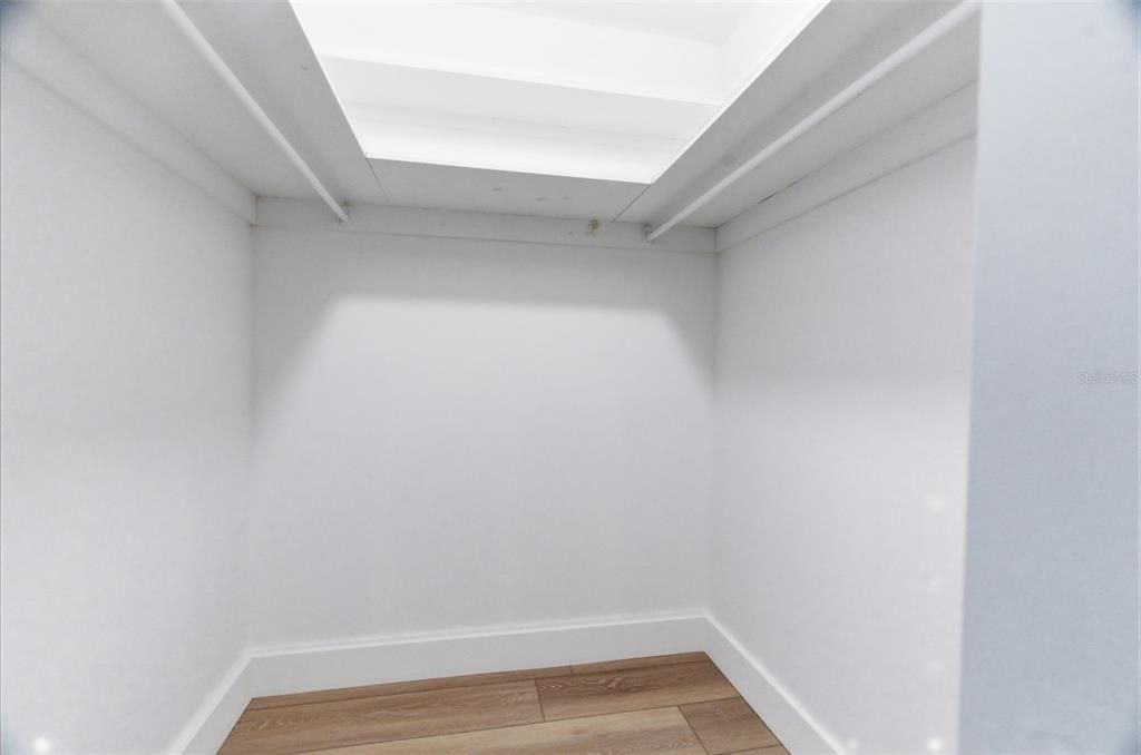 For Rent: $4,500 (4 beds, 2 baths, 2200 Square Feet)