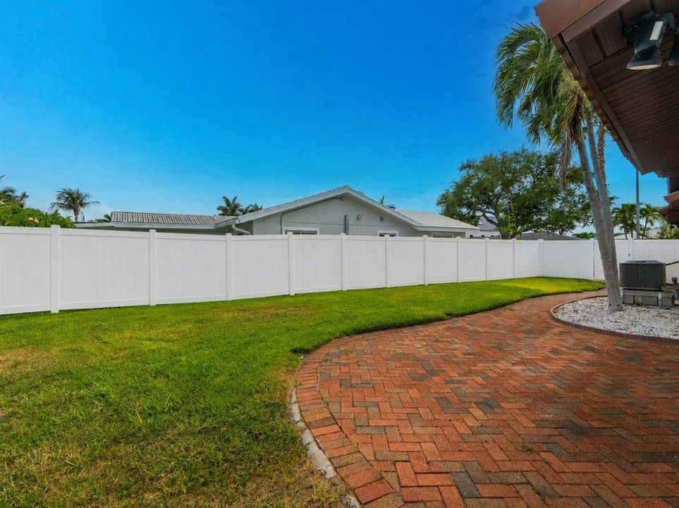 For Rent: $4,500 (4 beds, 2 baths, 2200 Square Feet)
