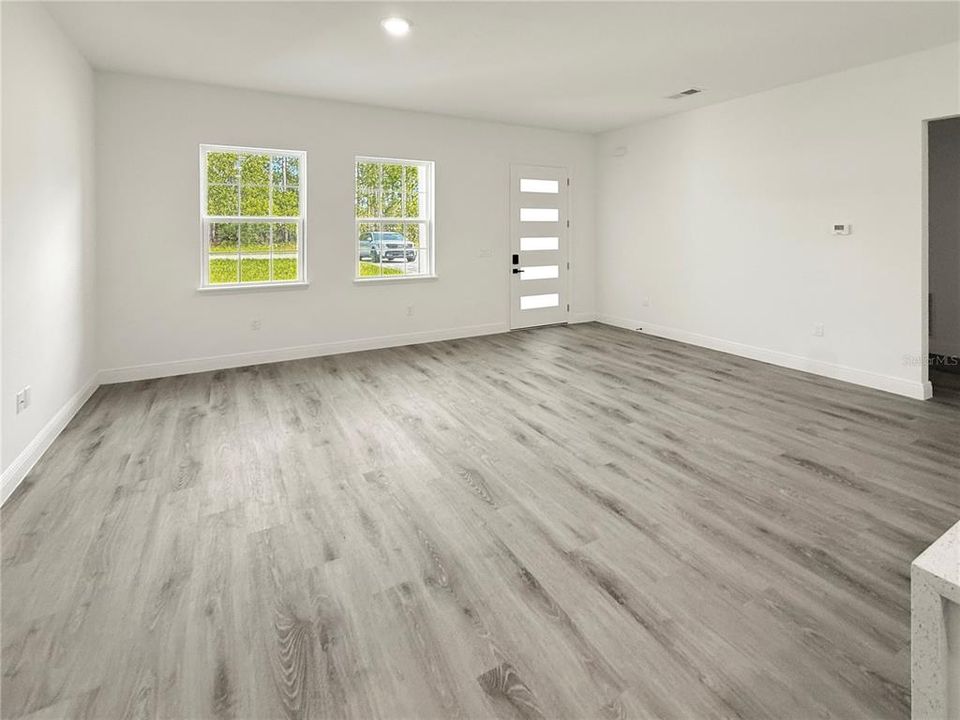 En Venta: $305,000 (4 camas, 2 baños, 1878 Pies cuadrados)