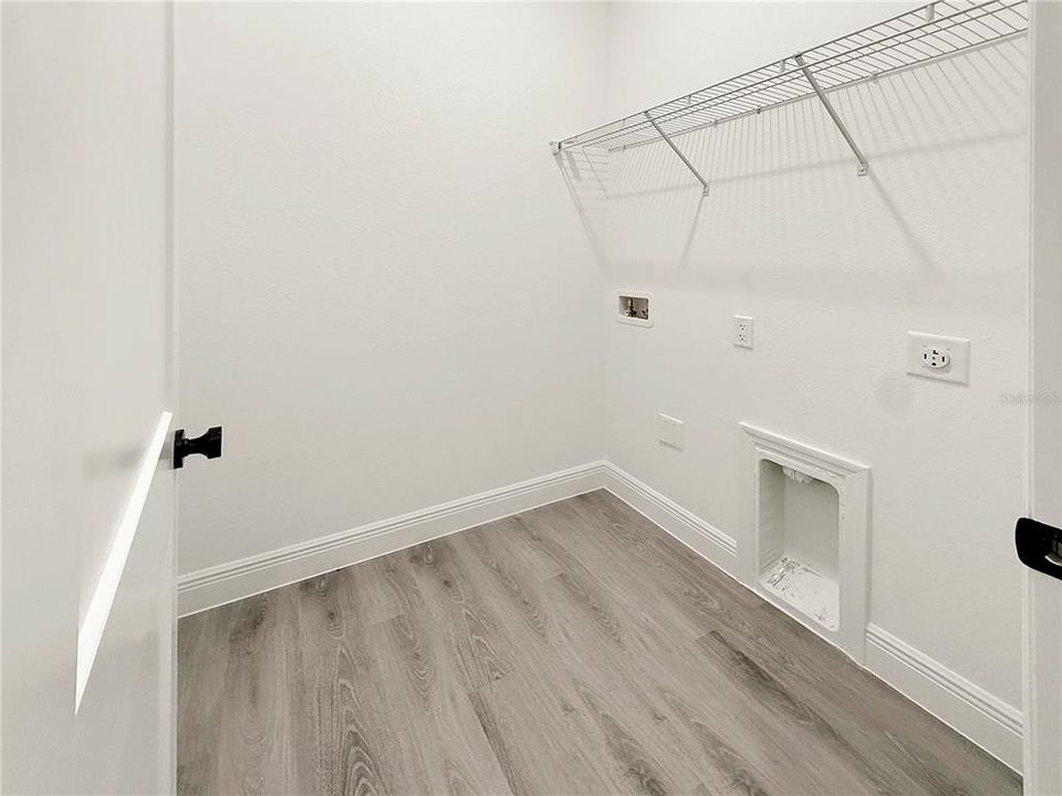 En Venta: $305,000 (4 camas, 2 baños, 1878 Pies cuadrados)
