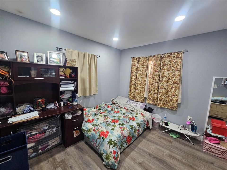 For Sale: $375,000 (3 beds, 2 baths, 1417 Square Feet)