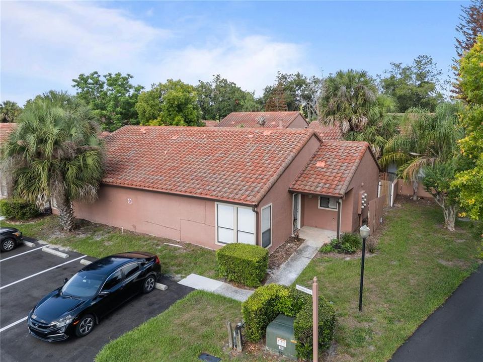 For Rent: $1,900 (2 beds, 2 baths, 1037 Square Feet)