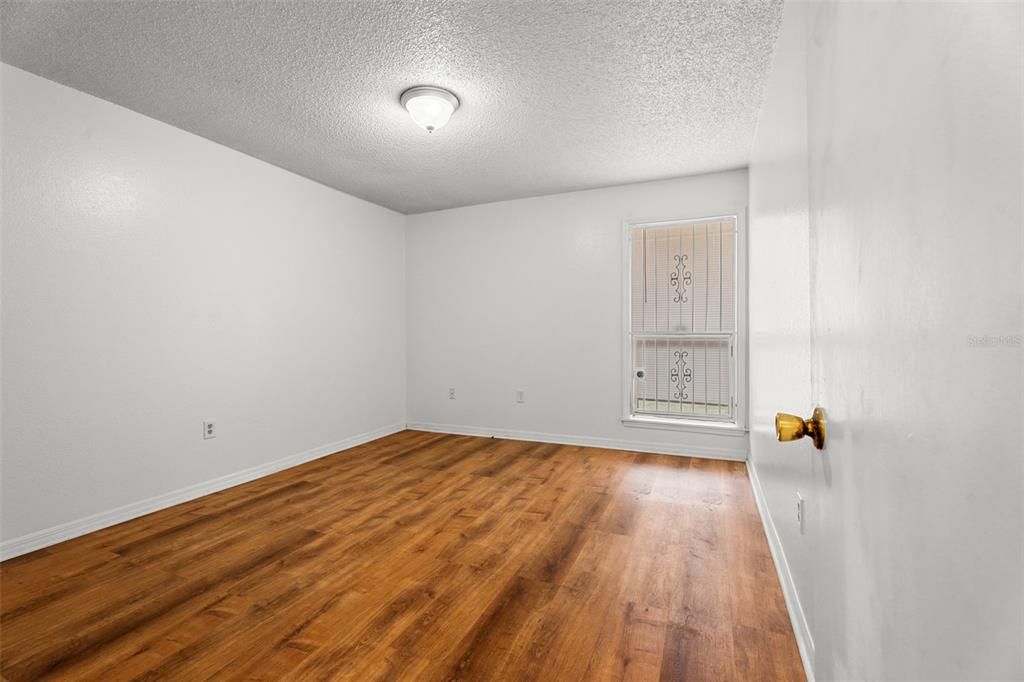 For Rent: $1,900 (2 beds, 2 baths, 1037 Square Feet)