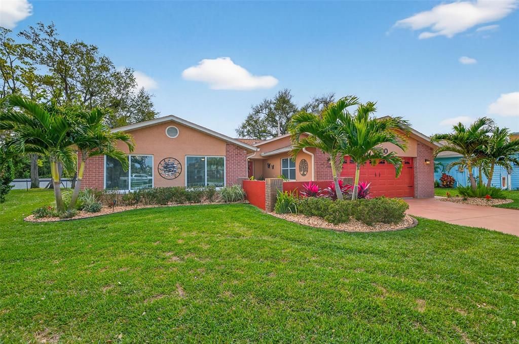 For Rent: $3,600 (3 beds, 2 baths, 1664 Square Feet)