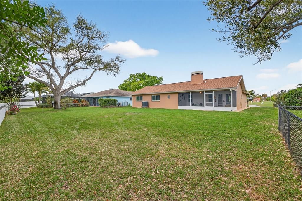 For Rent: $3,600 (3 beds, 2 baths, 1664 Square Feet)
