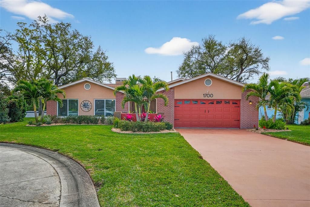 For Rent: $3,600 (3 beds, 2 baths, 1664 Square Feet)