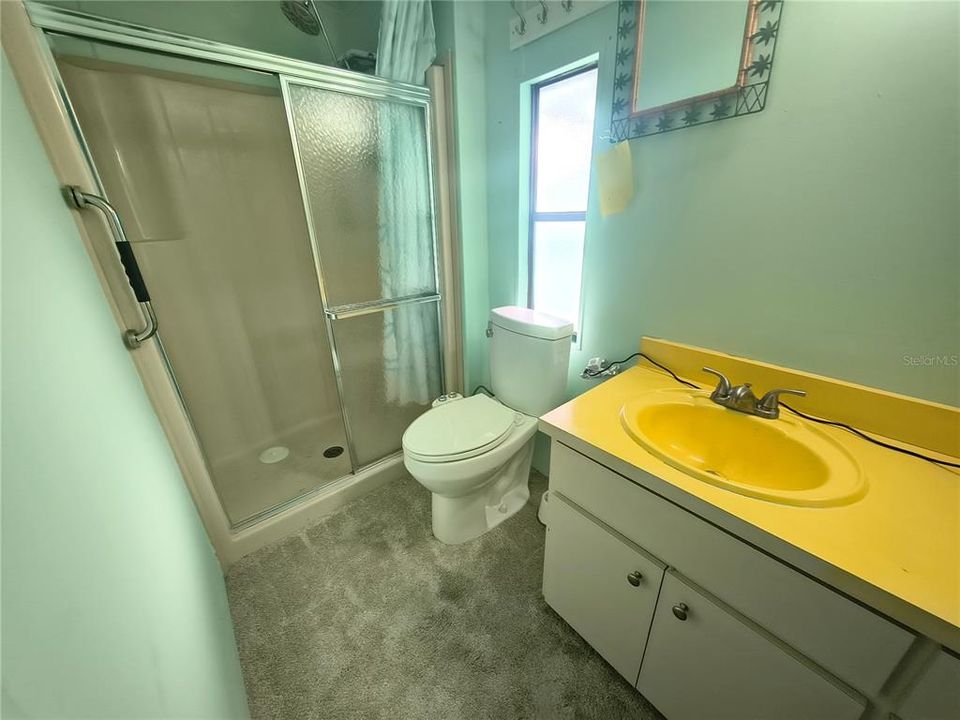 For Sale: $155,500 (2 beds, 2 baths, 989 Square Feet)