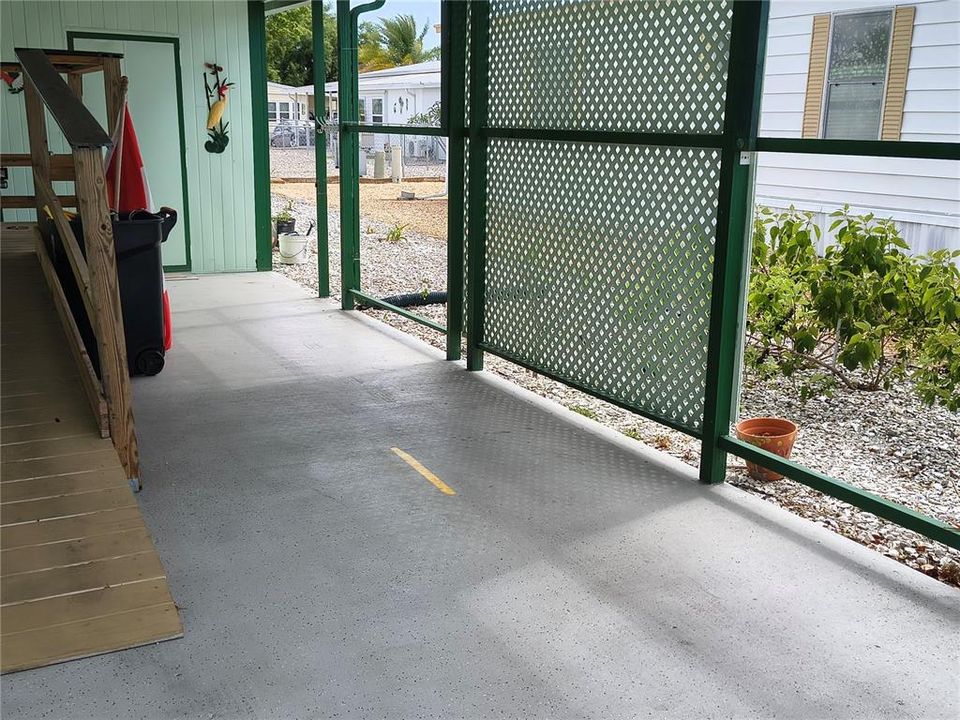 For Sale: $155,500 (2 beds, 2 baths, 989 Square Feet)