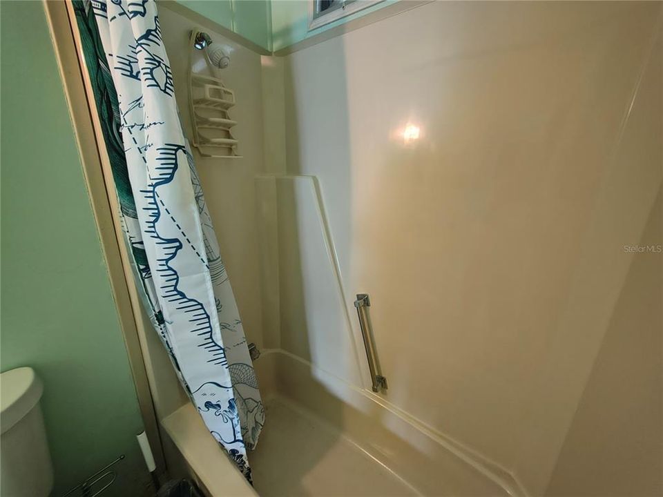 For Sale: $155,500 (2 beds, 2 baths, 989 Square Feet)
